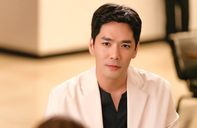 KBS 2TV 새 일일드라마 <빨강 구두> 박윤재, 첫 스틸 공개! 부드러운 카리스마부터 고독한 눈빛까지! 소이현과 만남 통해 겪게 될 감정의 파동