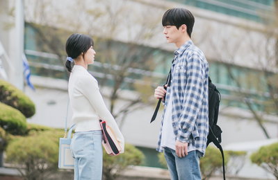 KBS 2TV 월화드라마 <멀리서 보면 푸른 봄> 박지훈-강민아-배인혁, 조별 과제 붕괴의 현장! 위태위태하던 팀의 결말은 해체?