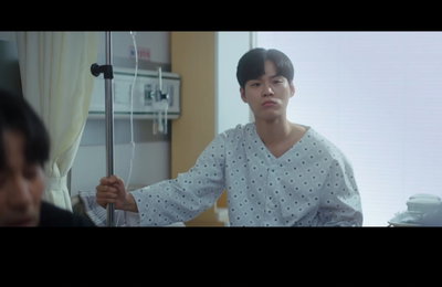 배우 윤지온, tvN 월화드라마 <너는 나의 봄> 극에 활력 불어넣는 윤지온의 차진 연기력과 훈훈함까지! 이해영에 의연한 미소 지으며 여심 저격!