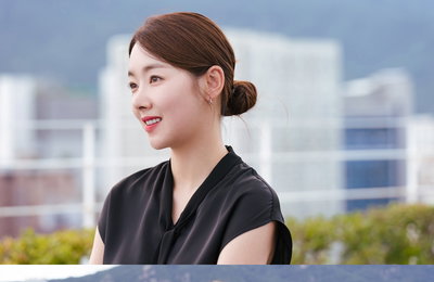 KBS 2TV 저녁일일드라마 <빨강 구두> 소이현-정유민, 아슬아슬한 옥상 대치 예고! 소이현, 정유민을 얼어붙게 한 발언은