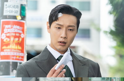 KBS 2TV 새 주말드라마 <신사와 아가씨> 지현우X이세희, 극과 극 분위기 포착! 투샷 스틸 공개! 알쏭달쏭한 두 사람의 관계에 흥미 UP!