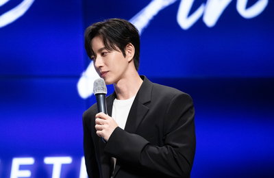 박해진, ‘지금부터, 쇼타임!’으로 첫 사극 도전?…카리스마 제사장 변신!