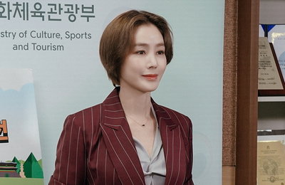 웨이브(wavve) 오리지널 드라마 <이렇게 된 이상 청와대로 간다> 김성령-배해선-백현진-이학주, 리얼한 현실 풍자 드라마로 컴백