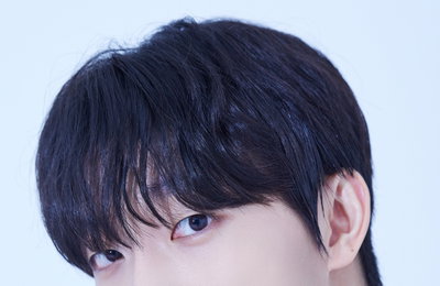 신예 윤준원, 엘줄라이엔터테인먼트와 전속 계약 "좋은 인성을 갖춘 신중한 배우, 매력적인 마스크와 타고난 보이스, 그리고 뛰어난 영어실력 갖춰 해외에서 높은 관심 보내"