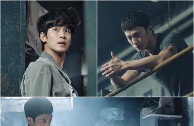 쿠팡플레이 시리즈 ‘어느 날’ 김수현-김성규,“이곳에서 살아남아야 한다!”교도소 안 최하층과 최상층! ‘찰나의 아이 컨택’ 현장!