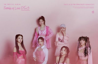 ‘컴백’ 트와이스, 선주문량 70만장…자체 최고치