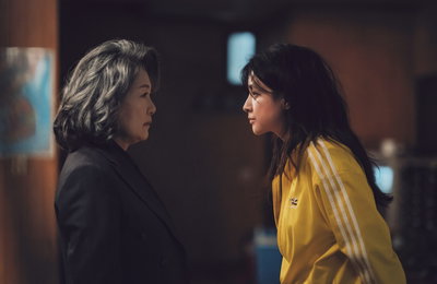 JTBC 토일드라마 <구경이> 이영애VS김해숙, 다시 한번 목욕탕 대면 ‘무슨 거래하나?’