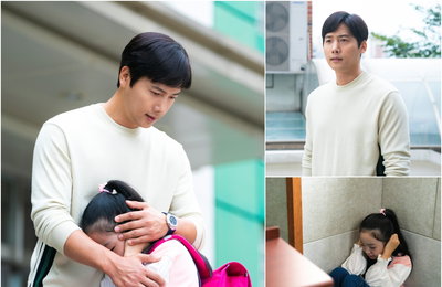 TV CHOSUN 토일미니시리즈 ‘엉클’ 이상우, “살인? 사기? 드디어 밝혀진 진짜 정체?!” 걱정으로 뒤덮인 눈빛 父 & 괴로움에 귀 막은 女 …‘절체절명 위기의 부녀’ 현장 공개!