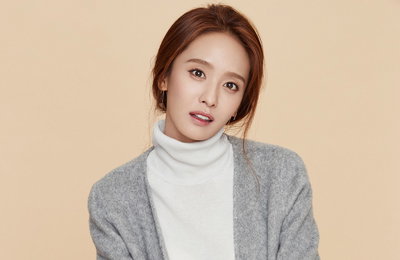 배우 박정아, Lifetime <올리뷰쇼> MC 발탁! 우아하고 힙(Hip)한 그녀의 뷰티 꿀팁은?