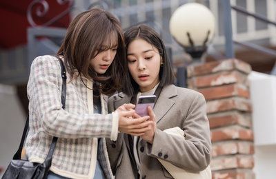 SBS 새 월화드라마 <사내맞선> 김세정-설인아, 만나기만 하면 즐거운 ‘찐친 케미’ 예고