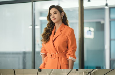 IHQ drama 채널 개국 특집 드라마 <스폰서> 한채영-구자성, 시선을 사로잡는 우월한 비주얼! 두 사람의 위험하고 치명적인 케미스트리에 기대감 급상승
