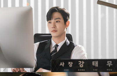 SBS 새 월화드라마 <사내맞선> 안효섭 “로맨틱 코미디 도전해보고 싶었다” (인터뷰)