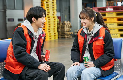 KBS2 <현재는 아름다워> 서범준X최예빈, 아파트를 차지하기 위한 막내 커플의 발칙한 도전! 풋풋+상큼+청량미 스틸컷 공개!