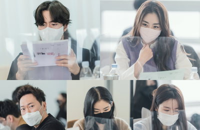 카카오TV <결혼백서> 이진욱X이연희, 현실 격공 예비부부로 만났다! 유쾌한 케미스트리 빛난 대본 연습 현장 공개!