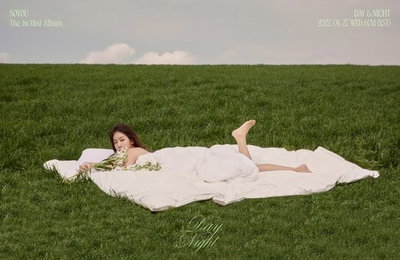 소유, 27일 새 앨범 '데이&나이트' 발매…1년 만 컴백