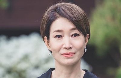 KBS 2TV 새 일일드라마 <황금가면> 나영희, 매혹적 미소+강렬한 눈빛, 압도적인 아우라 발산! 욕망과 탐욕의 ‘퀸 오브 퀸’ 차화영으로 열연 예고!