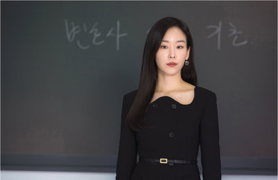 SBS 새 금토드라마 <왜 오수재인가> 서현진X황인엽, 로스쿨 만남 스틸 공개 서현진 등장에 흔들리는 황인엽의 눈빛 포착