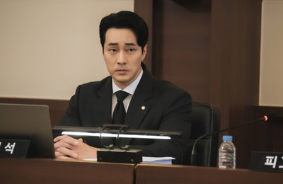 MBC 금토드라마 <닥터로이어> 빌런 이경영, 결국 법정 등판? '소지섭X임수향 분노 눈빛'