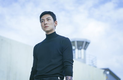 KBS 2TV 새 수목드라마 <당신이 소원을 말하면> 지창욱, 첫 스틸 공개! ‘고장 난 어른 아이’ 윤겨레와 완벽한 싱크로율 자랑!
