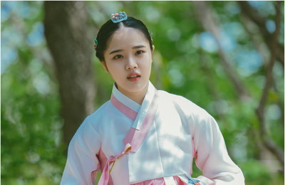 tvN 새 월화드라마 <조선 정신과 의사 유세풍> 극과 극 분위기 김향기, ‘서은우’로 완벽 빙의! ‘인생 격변 예고’ 캐릭터 스틸컷 공개
