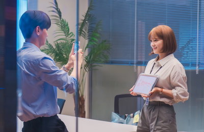 SBS <오늘의 웹툰> 김세정X남윤수, 동기 케미 포텐 터졌다! 알콩달콩한 시간 보내는 현장 포착!