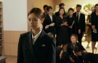 MBC <일당백집사> 손을 대면 고인이 깨어난다?! 이혜리, 달콤살벌한 장례지도사 ‘백동주’로 변신!