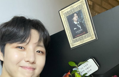 유승우, 뮤지컬 '드라큘라' 첫 공연 성료..."여러분의 하루에 잔잔한 감흥 되길"