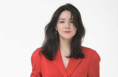 새 드라마 <마에스트라> 이영애 주연 캐스팅 확정! ‘외강내유’ 오케스트라 여성 지휘자 ‘차세음’ 役으로 대변신!