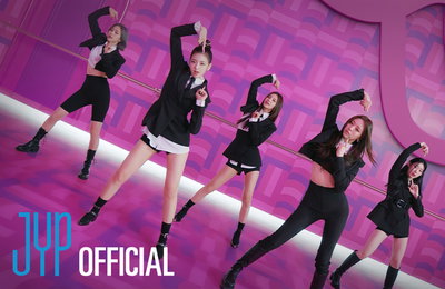 ‘컴백’ ITZY, 중독성 강한 손동작+칼군무