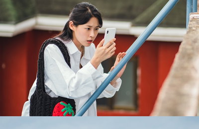 지니 TV 오리지널 드라마 <아무것도 하고 싶지 않아> 김설현, 안곡마을 입성 후 최대 위기