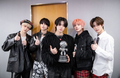 투모로우바이투게더, 컴백 동시에 '엠카'➝日 오리콘차트 1위
