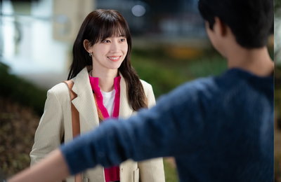 쿠팡플레이 시리즈 <새벽 2시의 신데렐라> 신현빈-문상민, 도파민 폭발 스틸컷 4종 공개