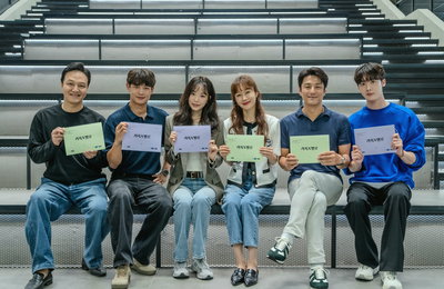 JTBC <가족X멜로> ‘찐가족’ 멜로 케미로 가득했던 대본 연습 현장 공개
