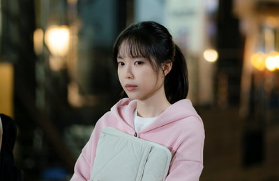 ‘가족X멜로’ K-장녀로 돌아온 손나은, 화려함 모두 내려놓고 자연스러운 현실 연기 변신 기대