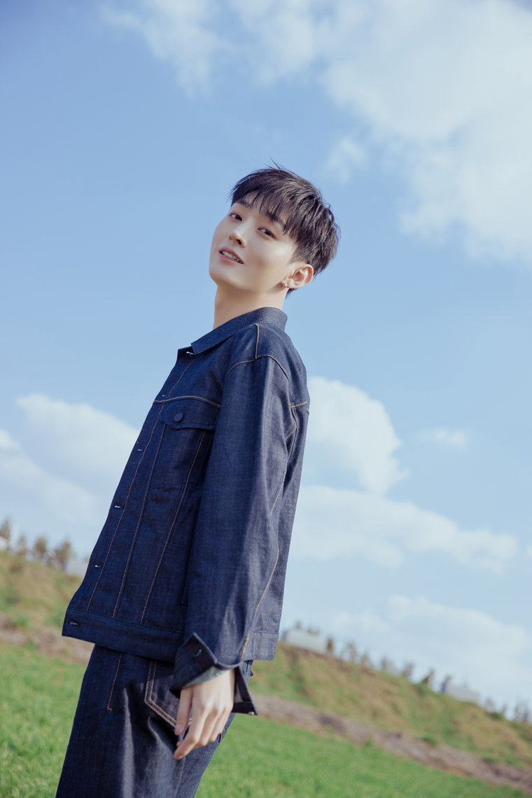 윤지성,