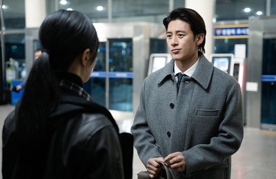 tvN 새 월화드라마 <가석방 심사관 이한신> 고수X권유리, 공조 시작 알리는 첫 만남 포착