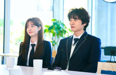 채널A 토일드라마 <결혼해YOU> 이이경♥조수민, 완벽 케미 자랑하는 교복 데이트 '풋풋'