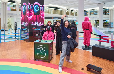 <오징어 게임>​ 작품 속 체험 가능한 팝업부터 세계관 그대로 재현한 모바일 게임까지 '화제 만발'