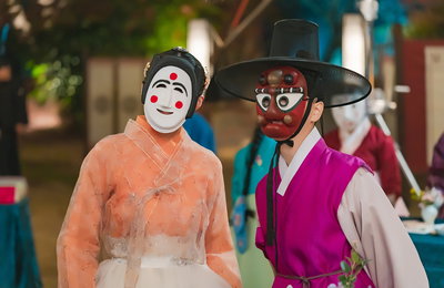 ‘체크인 한양’ 칼 든 괴한에게 두 손 든 김의성, 일촉즉발 위기