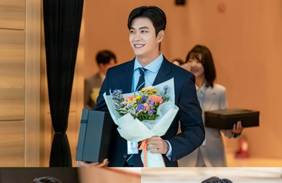 <감자연구소> 강태오, 마성의 원칙주의자 ‘소백호’ 완벽 빙의 첫 스틸 공개