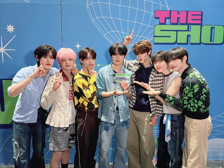 클로즈유어아이즈