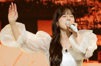 TV CHOSUN <트롯 올스타전: 수요일 밤에> 양지은, 세상 떠난 父와 추억 담긴 무대 선사 "꿈 같은 순간"