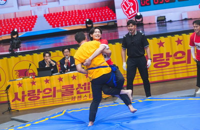 TV CHOSUN <사랑의 콜센타-세븐스타즈> 眞 김용빈, 체육대회서도 우아美 폭발 '품격의 인간화' 등극