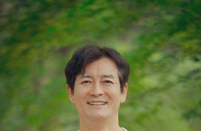강진휘, 연극 '하미 2025'로 무대 귀환...관록의 '연기 내공' 폭발 예고