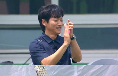 JTBC <뭉쳐야 찬다4> 김남일, 에이스 박승훈·한승우 선발 제외한 파격 승부수 ‘안정환도 당황’