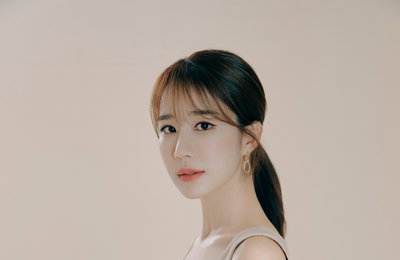 배우 유인나, 초록뱀엔터테인먼트와 전속계약 "든든한 동반자로 맞이하고자 심혈을 기울인 결실"