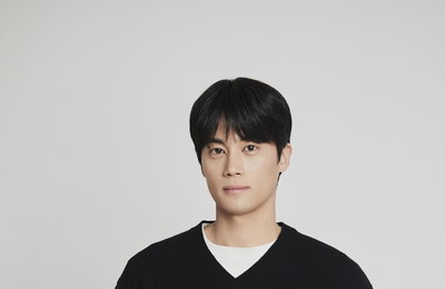 JTBC <뭉쳐야 찬다4> '하트페어링' 화제男 신우재 합류, 독일 리그 누비던 찐 축구 엘리트로 주목