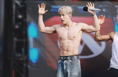 이민혁(HUTA), '워터밤 서울 2025' 공연 성료… 조각상 명품 피지컬+화끈 퍼포먼스 '공연 대가 인증'