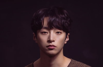 배우 정용주, 연극 <에쿠우스> 광기 어린 ‘알런 스트랑’ 역으로 강렬 연기 변신 예고
