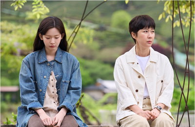tvN 새 월화드라마 <첫, 사랑을 위하여> 모녀·부자 스틸컷 공개… 공감 자극 가족 서사 예고